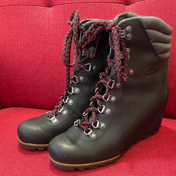 Sorel Women's Conquest Lace Up Wedge Boot Waterproof size 9.5 - Picture 1 of 5